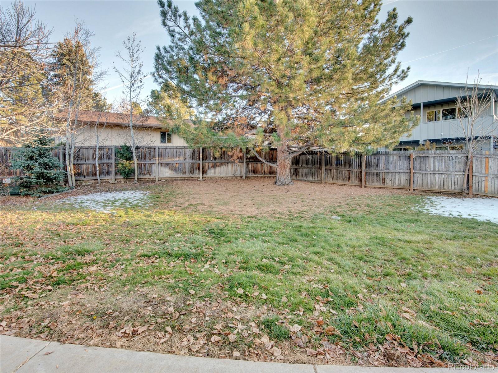 8834 E Radcliff Avenue, Denver, CO 80237, 4 Bedrooms Bedrooms, ,3 BathroomsBathrooms,Residential,For Sale,Radcliff,REC7649297