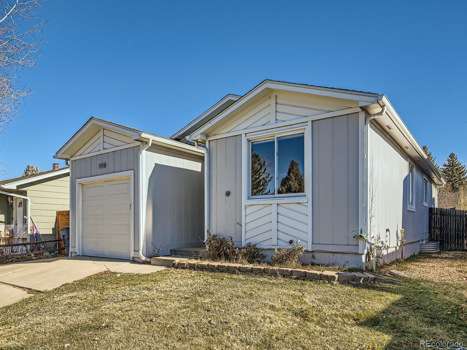1918 Lincoln Street, Longmont, CO 80501, 5 Bedrooms Bedrooms, ,3 BathroomsBathrooms,Residential,For Sale,Lincoln,REC3229379