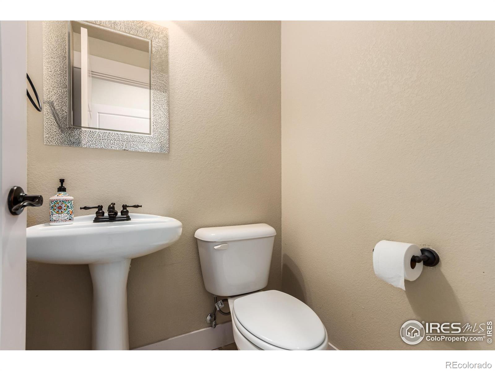 2239 Trestle Road, Fort Collins, CO 80525, 3 Bedrooms Bedrooms, ,3 BathroomsBathrooms,Residential,For Sale,Trestle,RECIR1023029