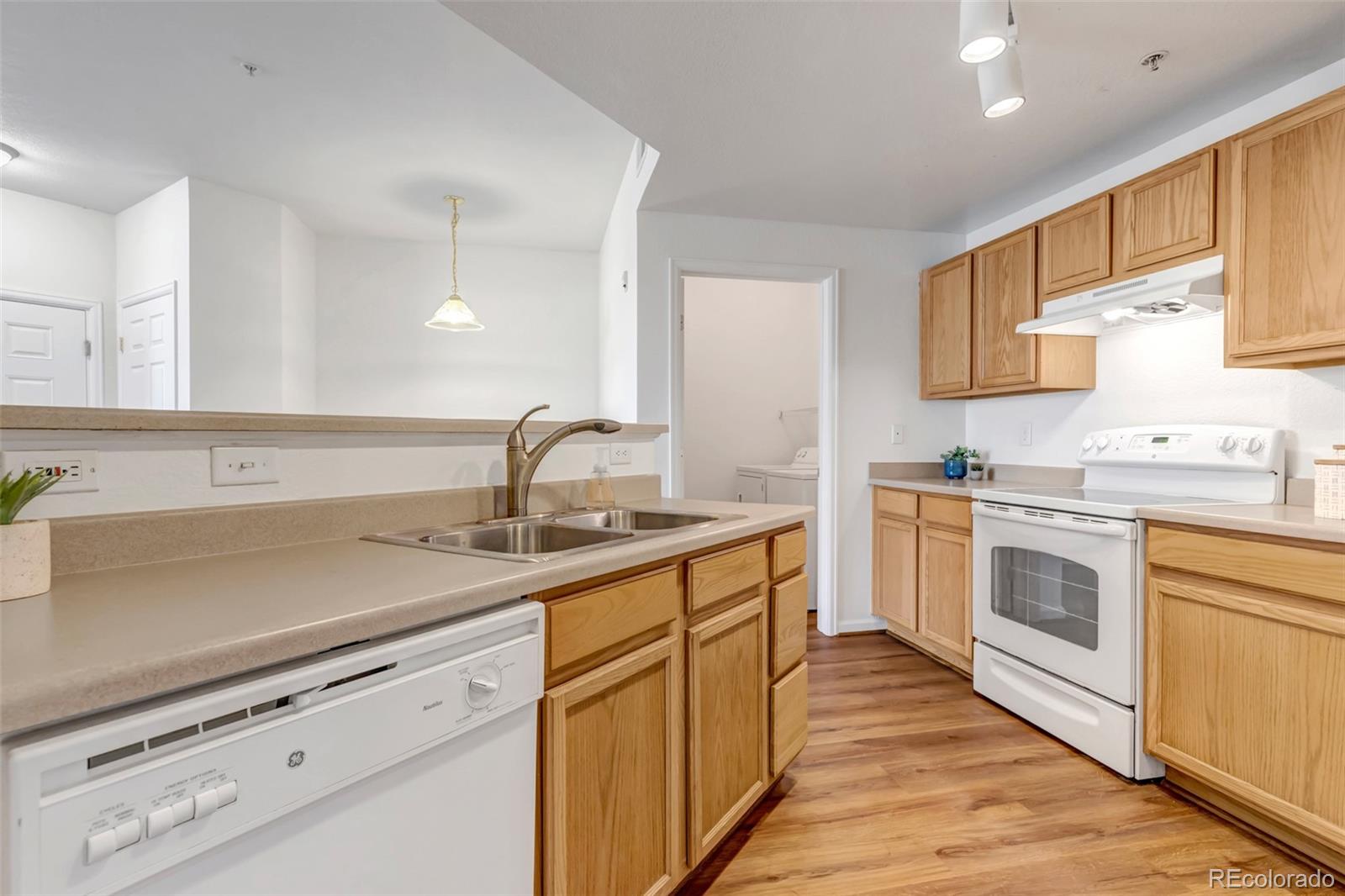 5726 Genoa Way #10-106, Aurora, CO 80019, 2 Bedrooms Bedrooms, ,2 BathroomsBathrooms,Residential,For Sale,Genoa,REC9055029