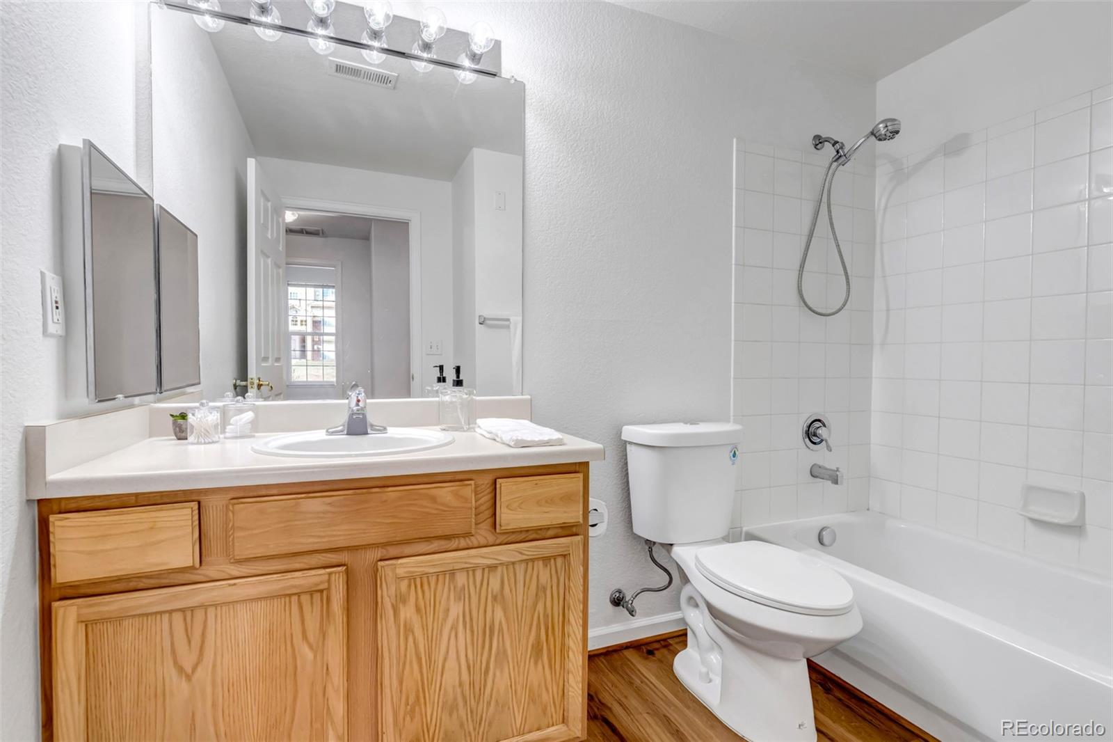 5726 Genoa Way #10-106, Aurora, CO 80019, 2 Bedrooms Bedrooms, ,2 BathroomsBathrooms,Residential,For Sale,Genoa,REC9055029