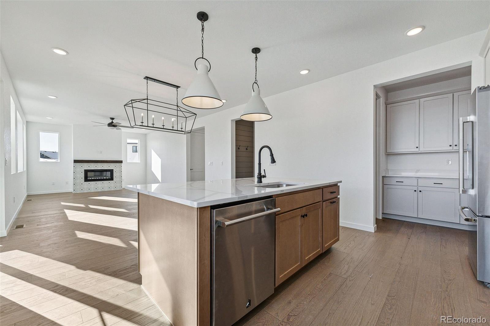 924 Sunflower Street, Louisville, CO 80027, 5 Bedrooms Bedrooms, ,5 BathroomsBathrooms,Residential,For Sale,Sunflower,REC4114894