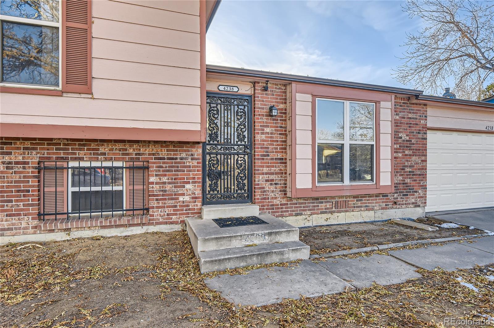 4238 Freeport Way, Denver, CO 80239, 3 Bedrooms Bedrooms, ,2 BathroomsBathrooms,Residential,For Sale,Freeport,REC1759451