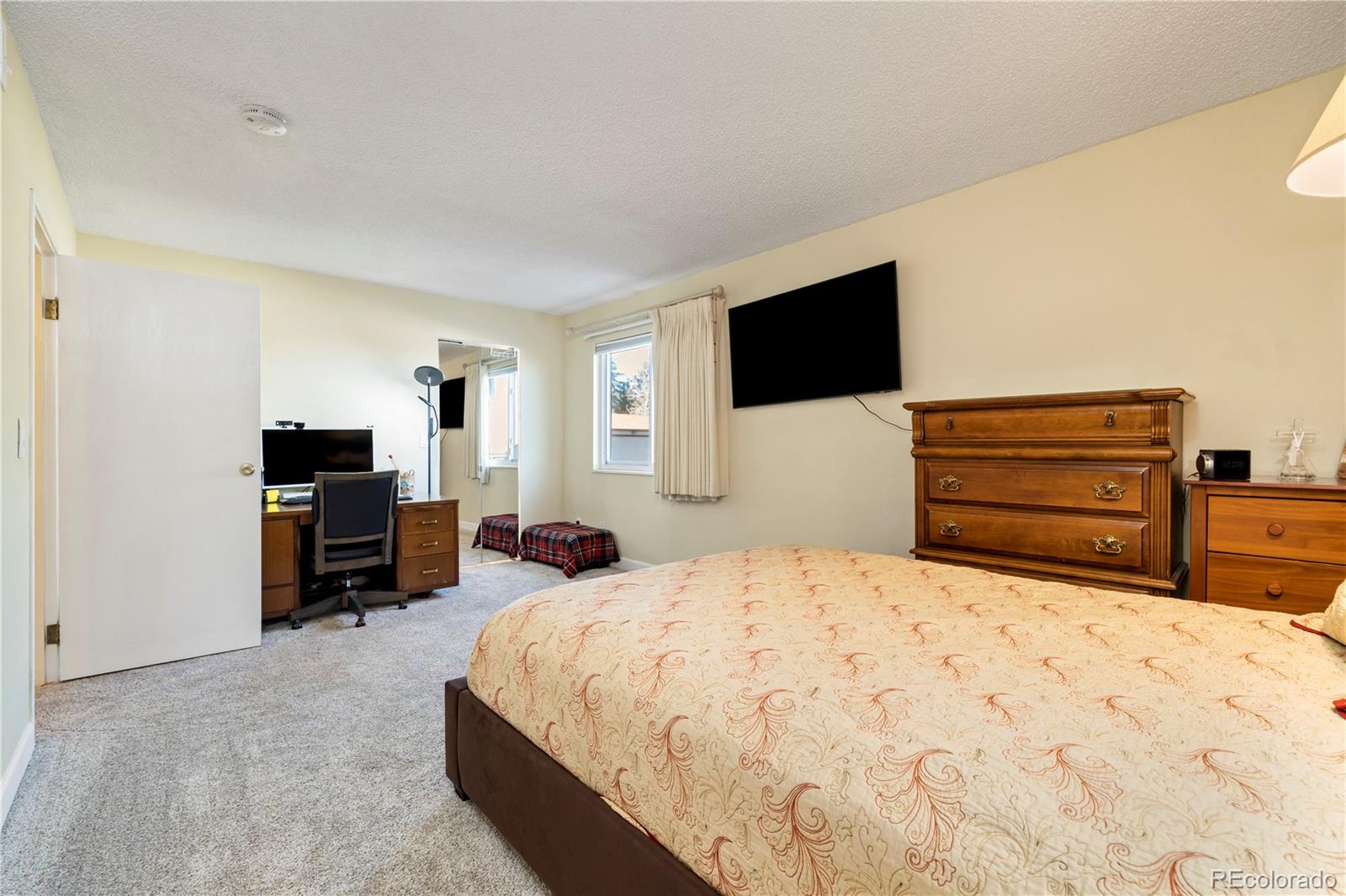 11987 Harvard Avenue #101, Aurora, CO 80014, 2 Bedrooms Bedrooms, ,2 BathroomsBathrooms,Residential,For Sale,Telegraph Hill,Harvard,REC4528356