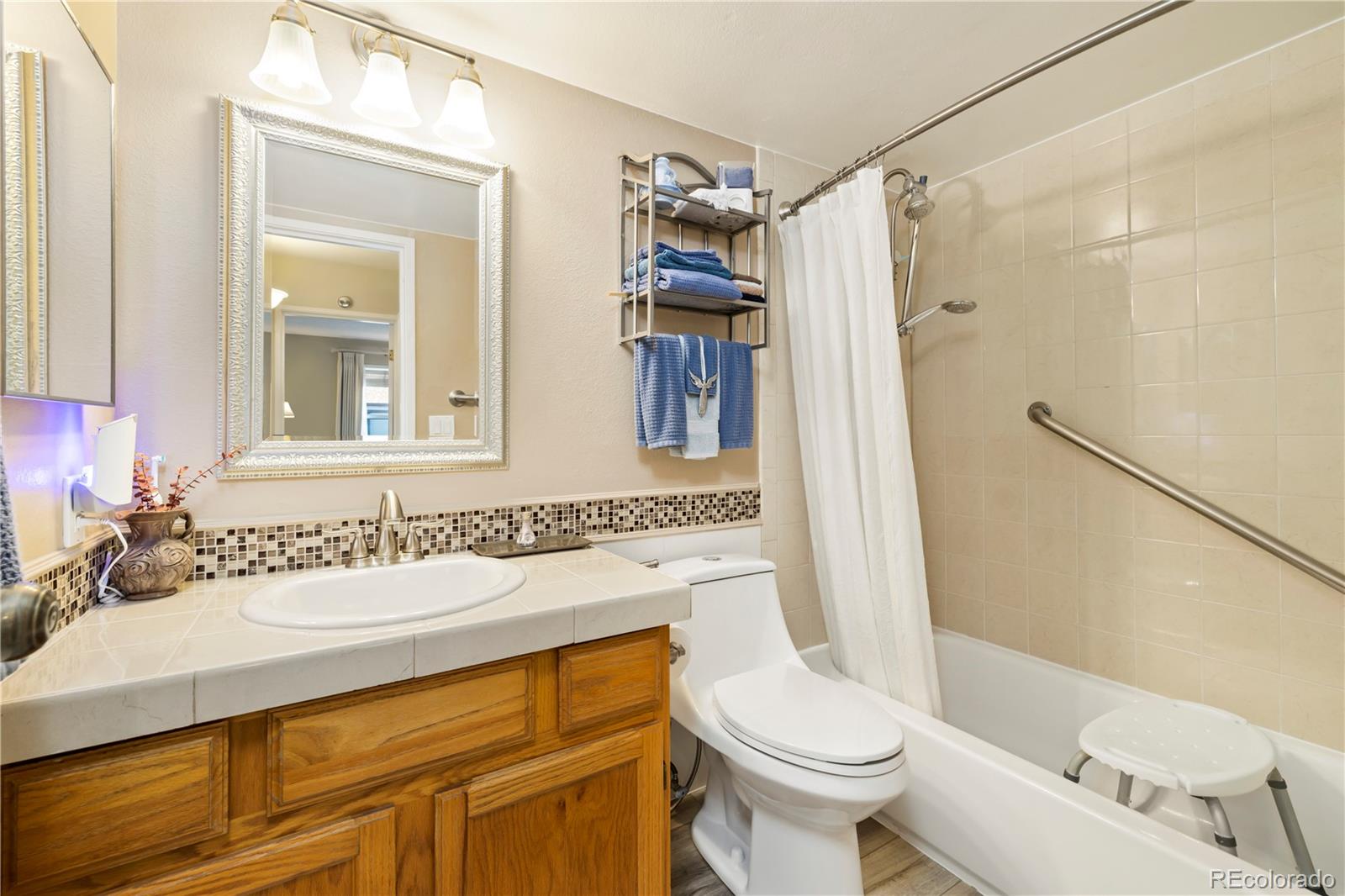 11987 Harvard Avenue #101, Aurora, CO 80014, 2 Bedrooms Bedrooms, ,2 BathroomsBathrooms,Residential,For Sale,Telegraph Hill,Harvard,REC4528356