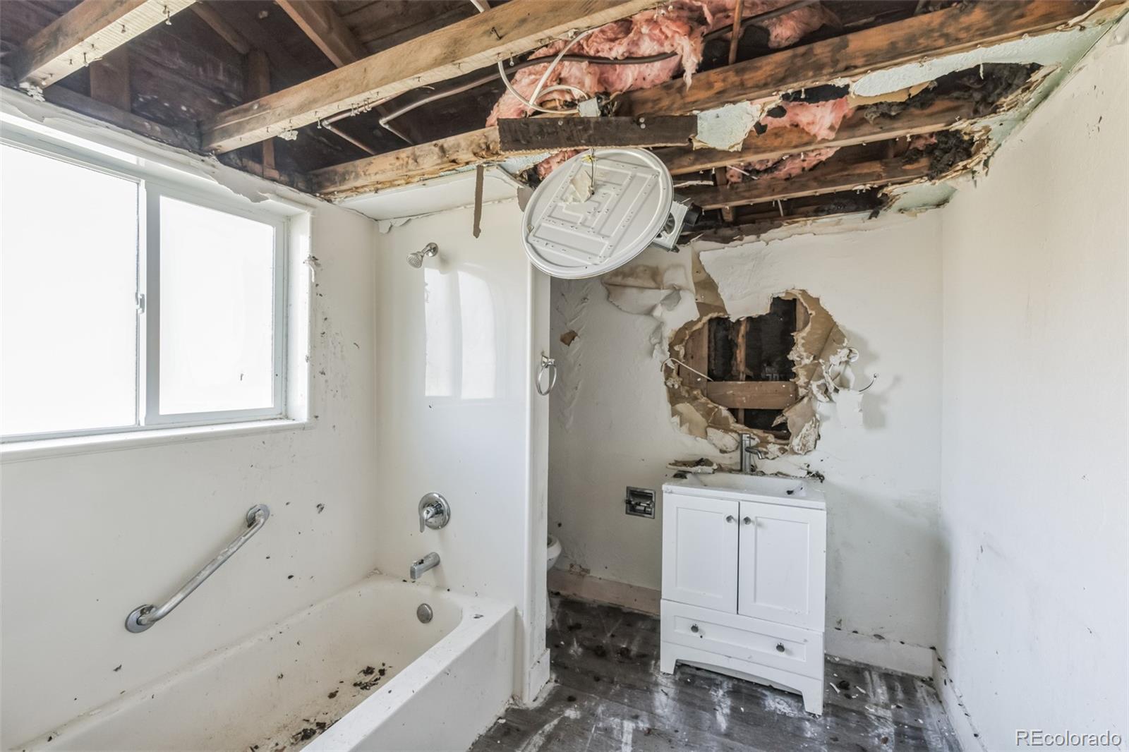 2995 S Zuni Street, Denver, CO 80236, 2 Bedrooms Bedrooms, ,1 BathroomBathrooms,Residential,For Sale,Zuni,REC4399009