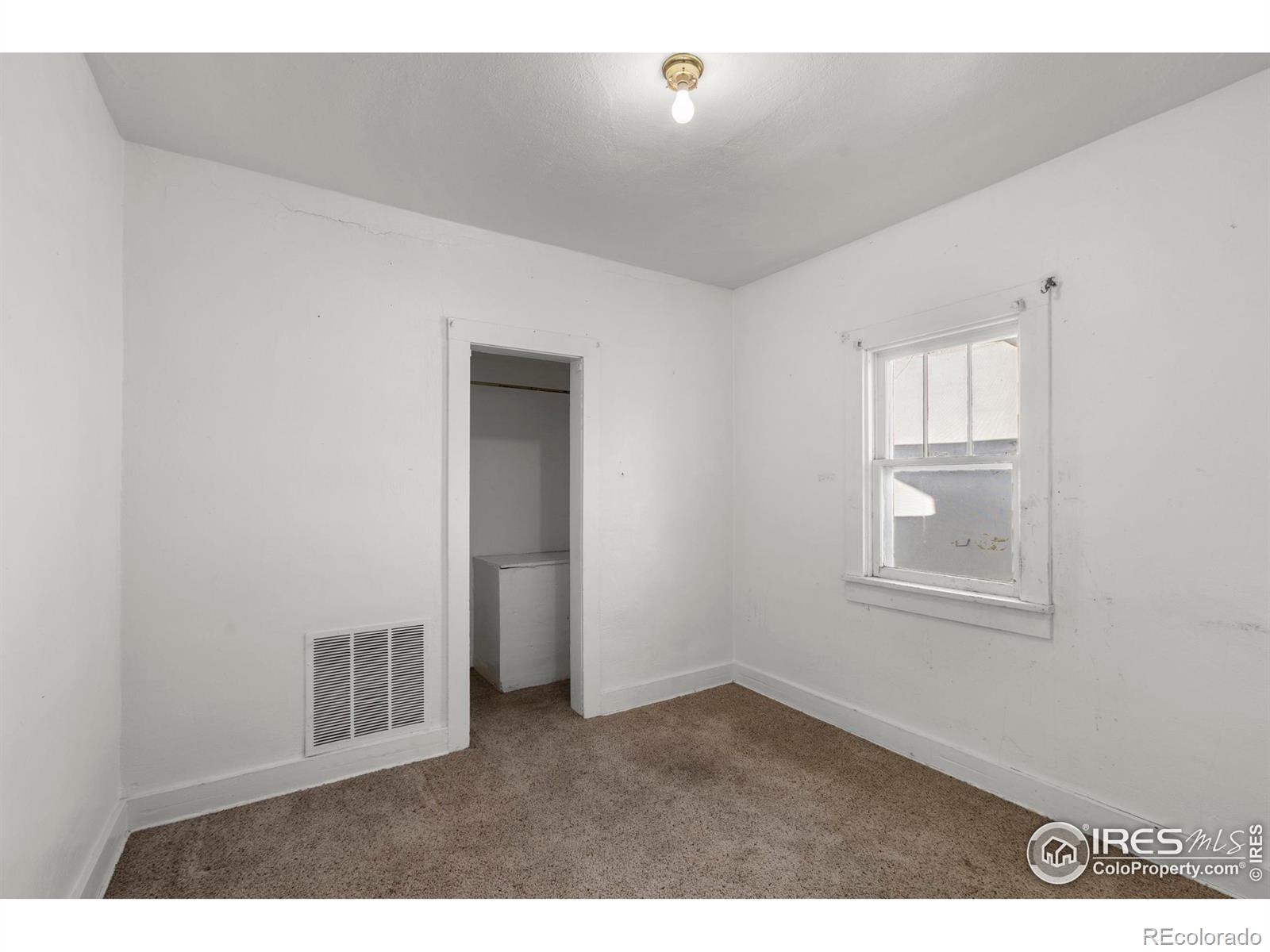 1443 Washington Avenue, Loveland, CO 80538, 3 Bedrooms Bedrooms, ,2 BathroomsBathrooms,Residential,For Sale,Washington,RECIR1022992