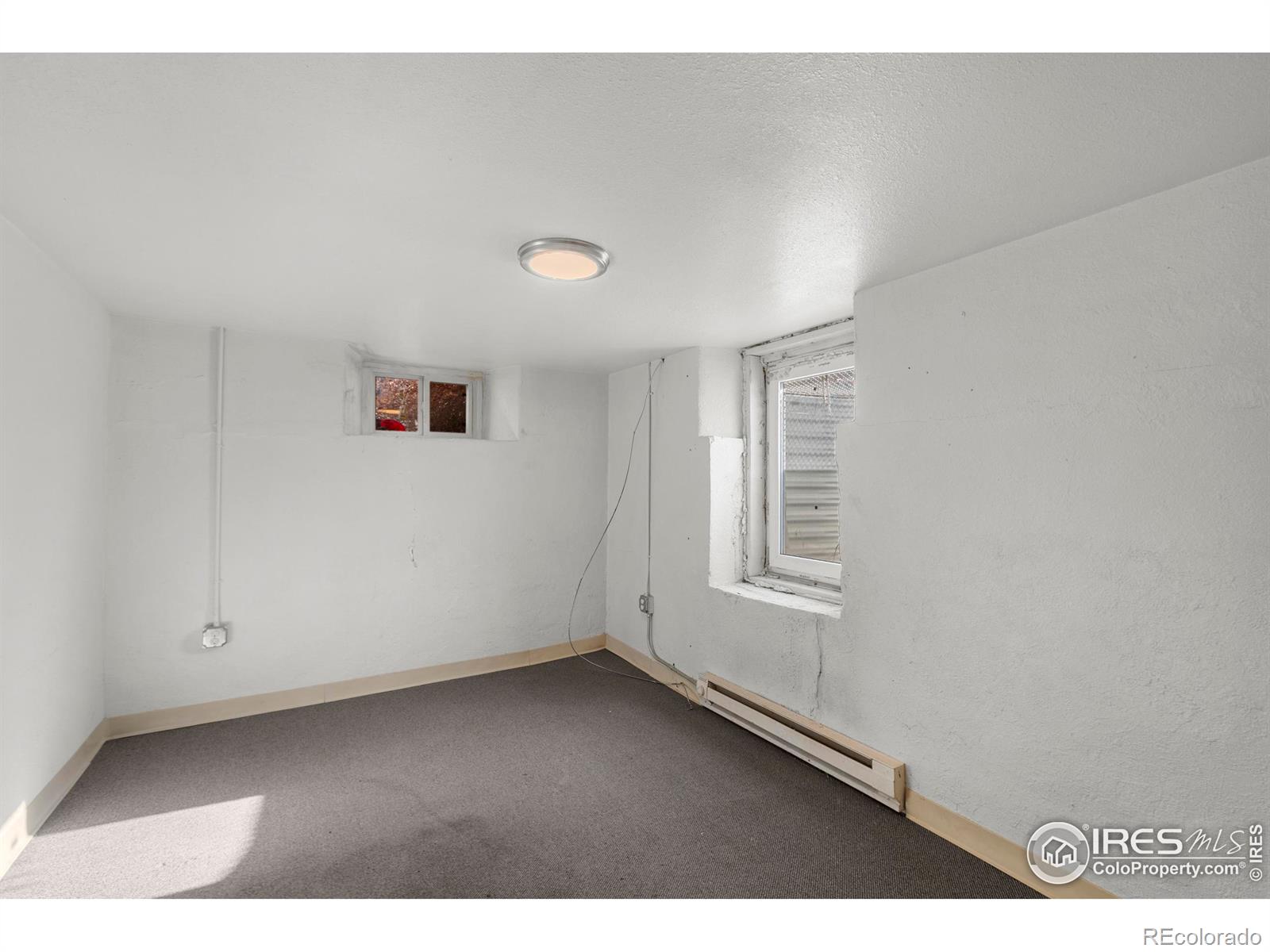 1443 Washington Avenue, Loveland, CO 80538, 3 Bedrooms Bedrooms, ,2 BathroomsBathrooms,Residential,For Sale,Washington,RECIR1022992