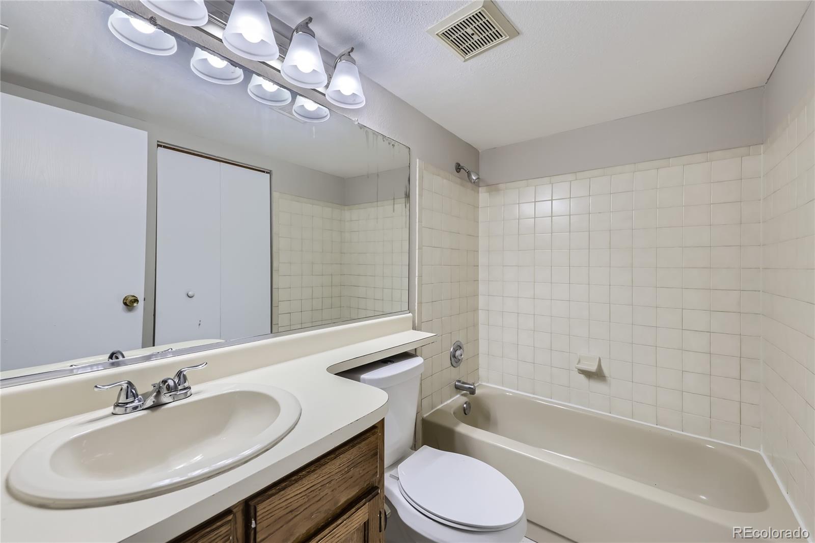 18034 Ohio Avenue #103, Aurora, CO 80017, 3 Bedrooms Bedrooms, ,2 BathroomsBathrooms,Income,For Sale,Robinwood,Ohio,REC4845226