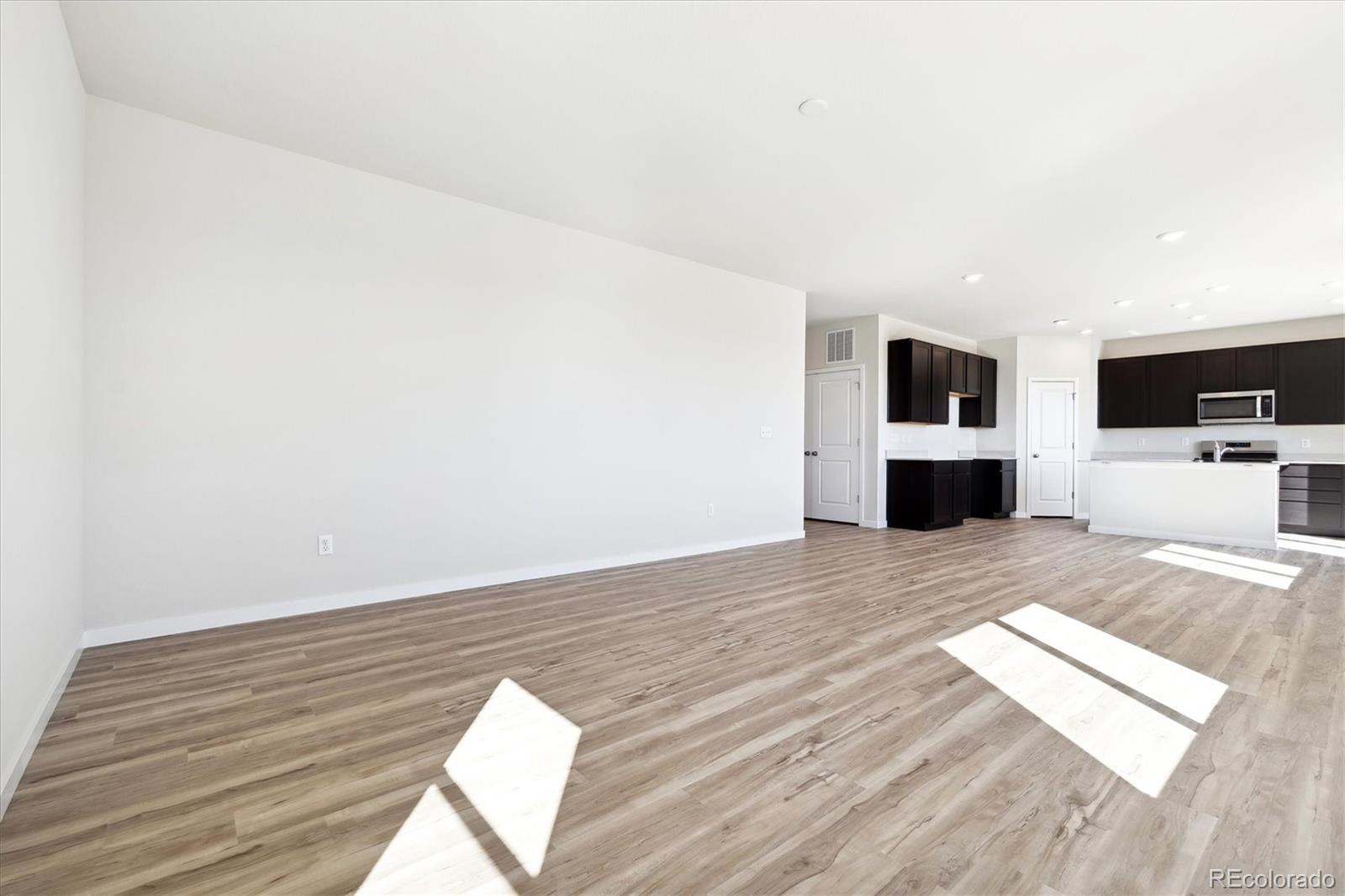 5805 Farmstead Place, Mead, CO 80504, 4 Bedrooms Bedrooms, ,3 BathroomsBathrooms,Residential,For Sale,Farmstead,REC3963644