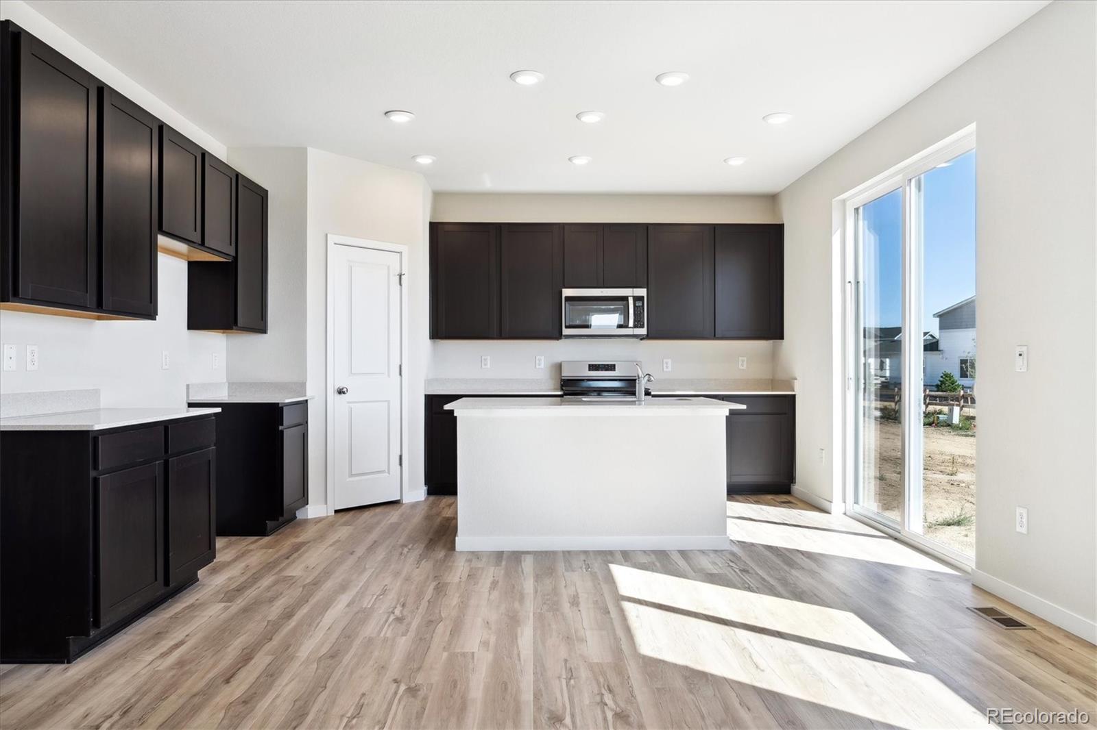 5805 Farmstead Place, Mead, CO 80504, 4 Bedrooms Bedrooms, ,3 BathroomsBathrooms,Residential,For Sale,Farmstead,REC3963644