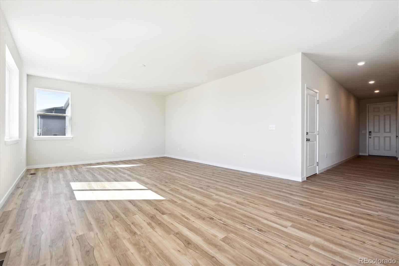 5805 Farmstead Place, Mead, CO 80504, 4 Bedrooms Bedrooms, ,3 BathroomsBathrooms,Residential,For Sale,Farmstead,REC3963644