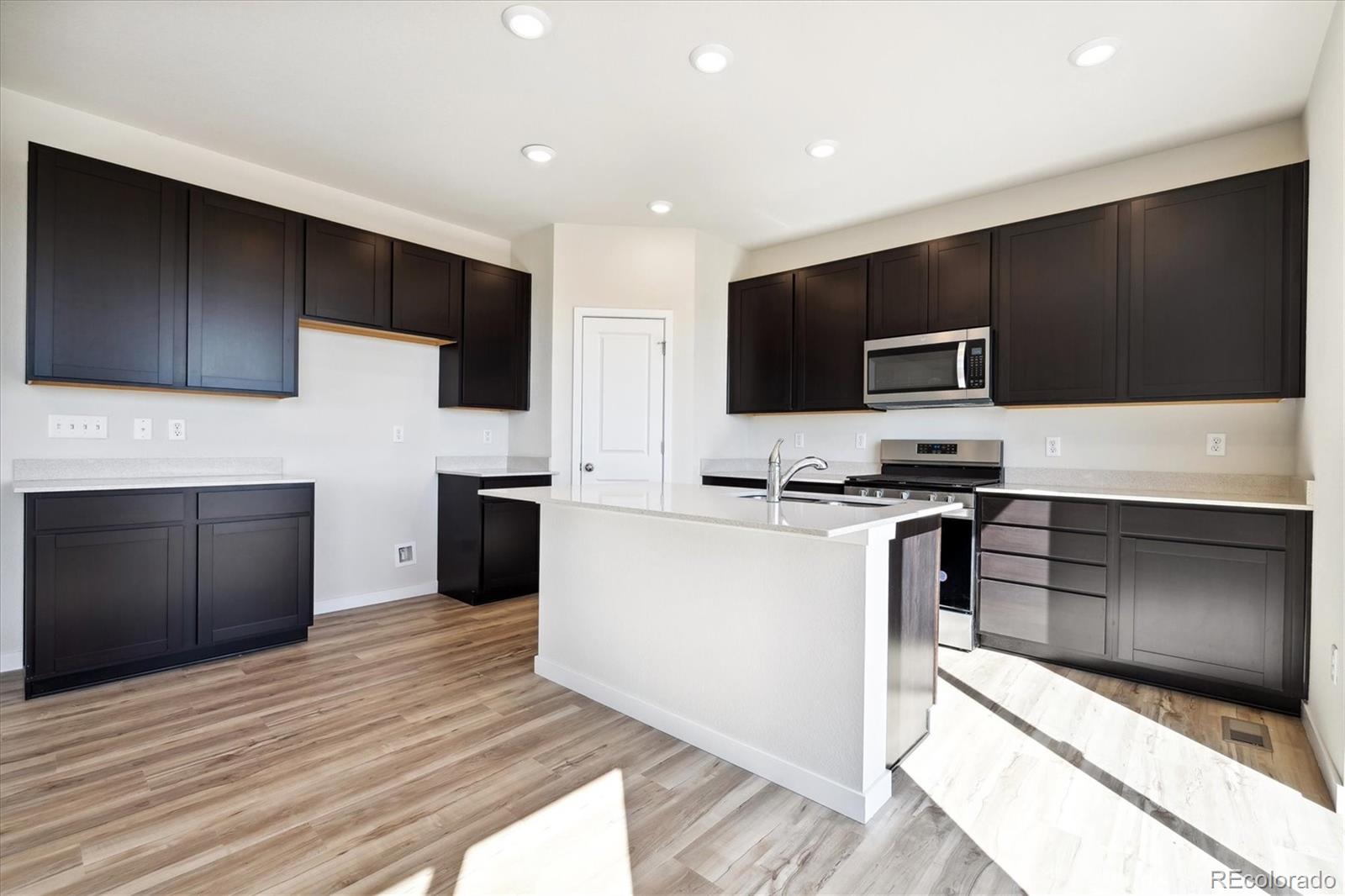 5805 Farmstead Place, Mead, CO 80504, 4 Bedrooms Bedrooms, ,3 BathroomsBathrooms,Residential,For Sale,Farmstead,REC3963644