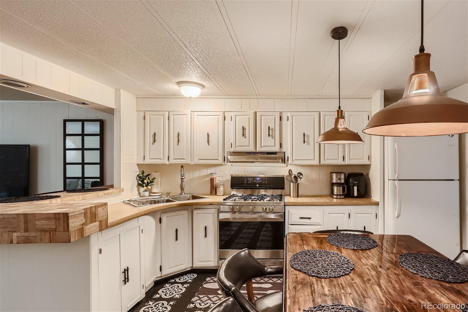 15150 Golden Road, Golden, CO 80401, 2 Bedrooms Bedrooms, ,1 BathroomBathrooms,Residential,For Sale,Golden,REC5787787