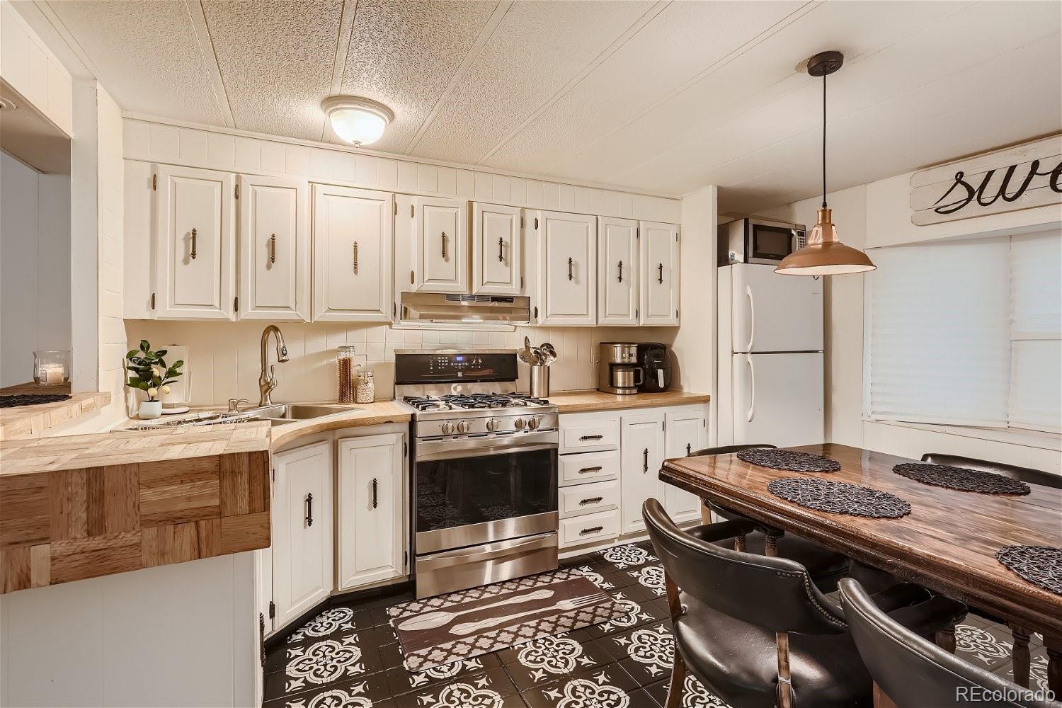 15150 Golden Road, Golden, CO 80401, 2 Bedrooms Bedrooms, ,1 BathroomBathrooms,Residential,For Sale,Golden,REC5787787