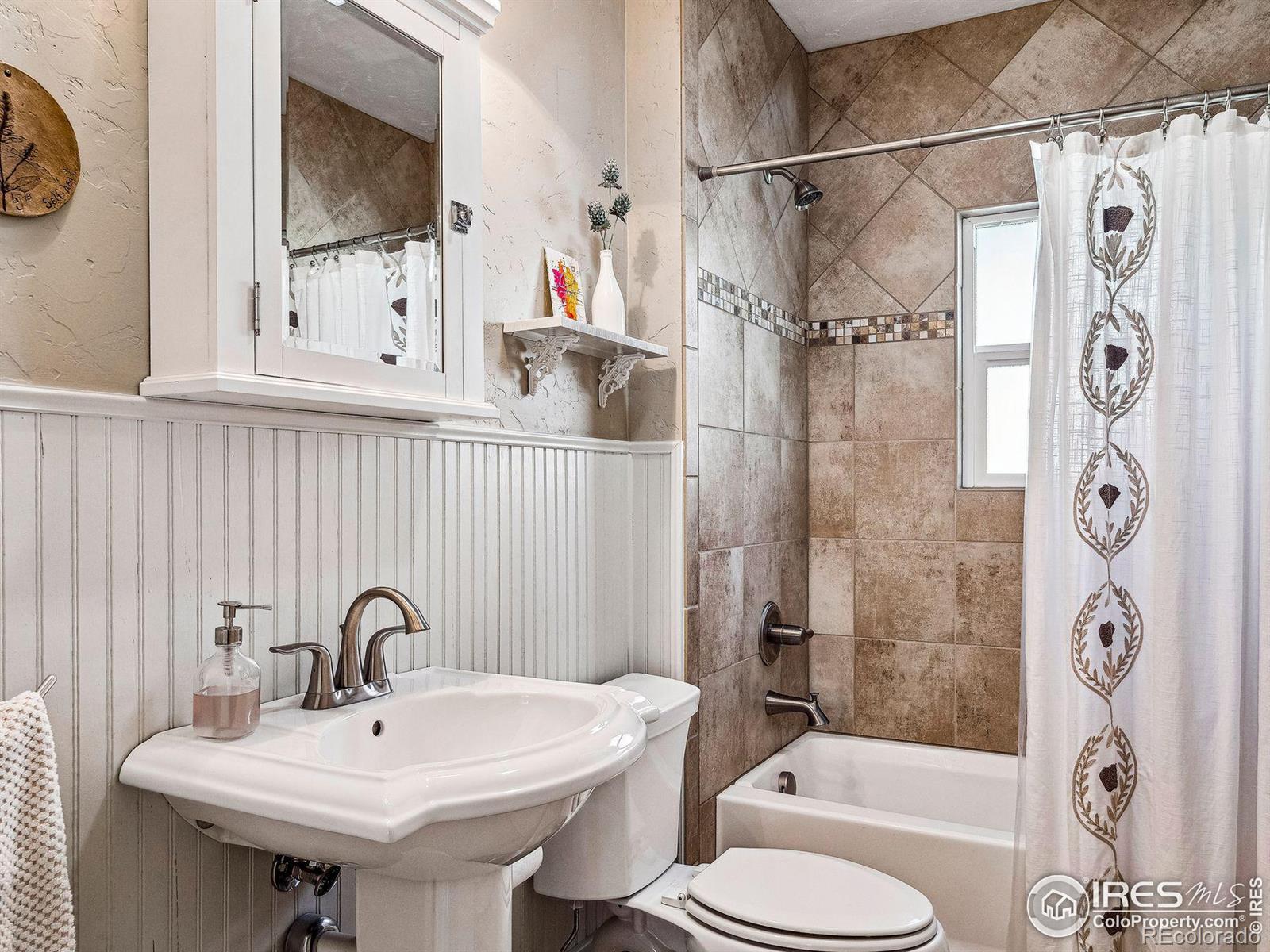 609 Peterson Street, Fort Collins, CO 80524, 4 Bedrooms Bedrooms, ,3 BathroomsBathrooms,Residential,For Sale,Peterson,RECIR1023133