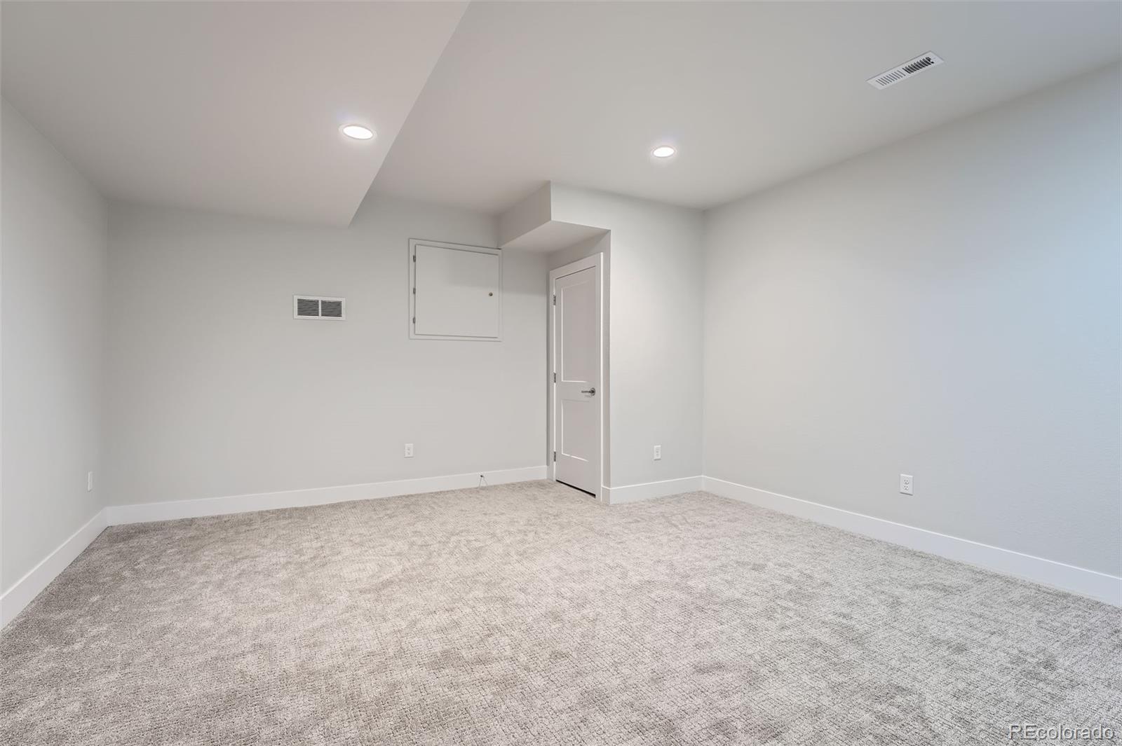 6053 Nepal Street, Aurora, CO 80019, 4 Bedrooms Bedrooms, ,4 BathroomsBathrooms,Residential,For Sale,Nepal,REC9579549