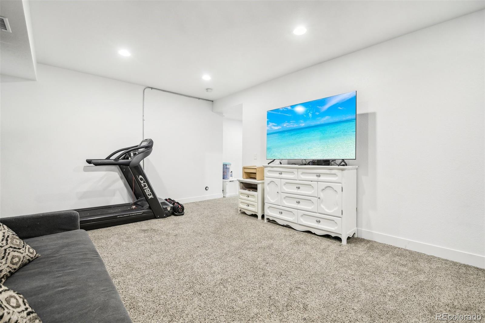 435 S 2nd Avenue, Deer Trail, CO 80105, 6 Bedrooms Bedrooms, ,3 BathroomsBathrooms,Residential,For Sale,2nd,REC8835093