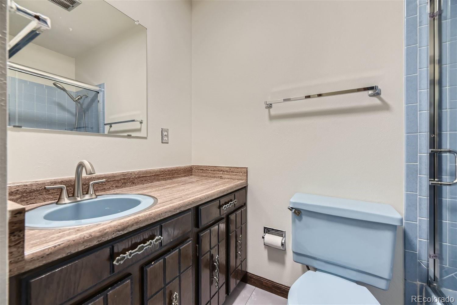 6586 Crocker St Way, Littleton, CO 80120, 5 Bedrooms Bedrooms, ,3 BathroomsBathrooms,Rental,For Rent,Crocker,REC8464310