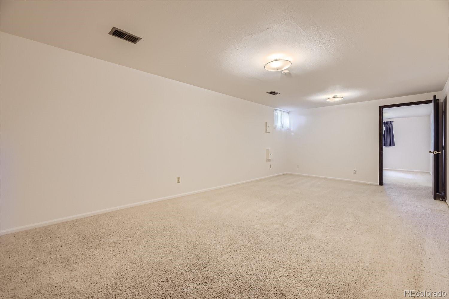 6586 Crocker St Way, Littleton, CO 80120, 5 Bedrooms Bedrooms, ,3 BathroomsBathrooms,Rental,For Rent,Crocker,REC8464310