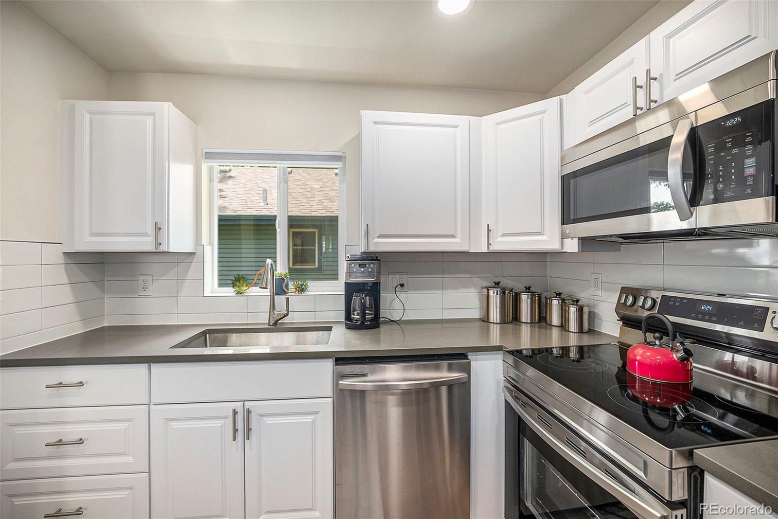 915 Terry Street, Longmont, CO 80501, 2 Bedrooms Bedrooms, ,1 BathroomBathrooms,Residential,For Sale,Terry,REC8768228