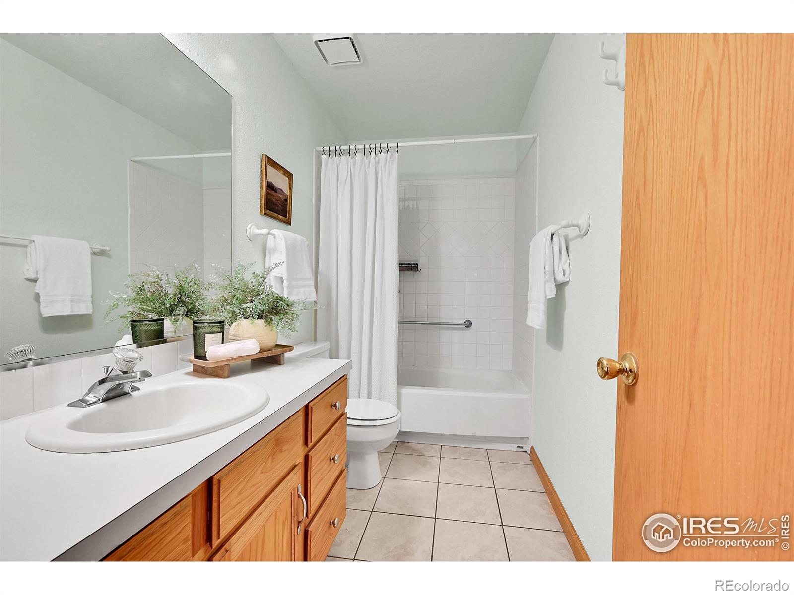 2501 50th Avenue, Greeley, CO 80634, 5 Bedrooms Bedrooms, ,3 BathroomsBathrooms,Residential,For Sale,50th,RECIR1023262