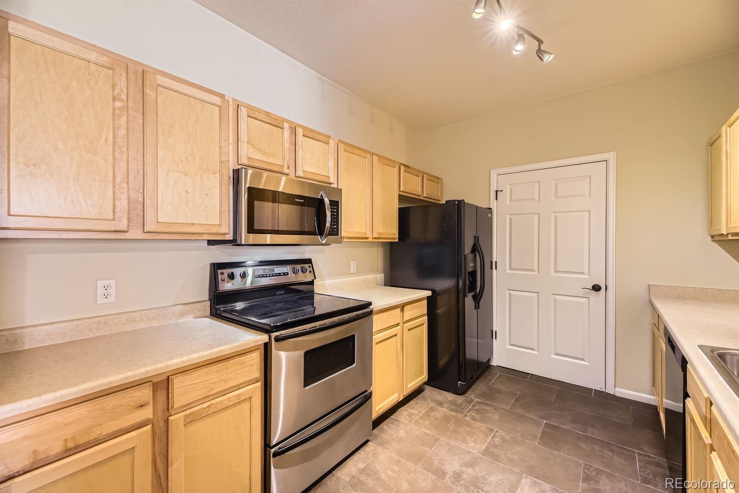 4451 Ammons Street #102, Littleton, CO 80123, 3 Bedrooms Bedrooms, ,2 BathroomsBathrooms,Rental,For Rent,Lake Chalet,Ammons,REC8939942