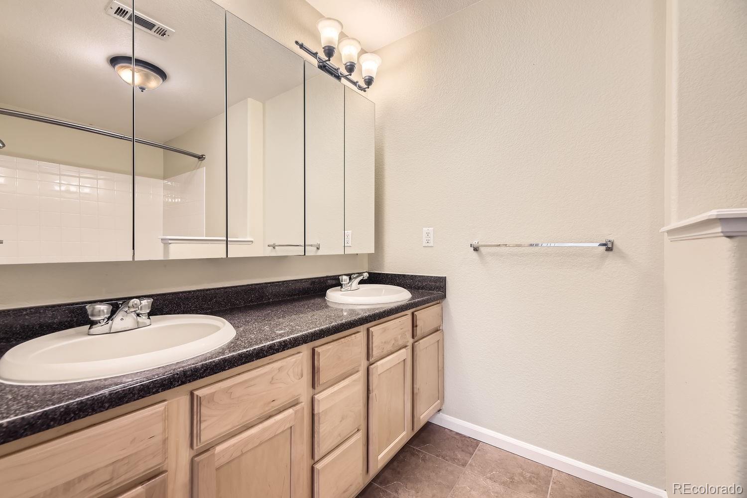 4451 Ammons Street #102, Littleton, CO 80123, 3 Bedrooms Bedrooms, ,2 BathroomsBathrooms,Rental,For Rent,Lake Chalet,Ammons,REC8939942