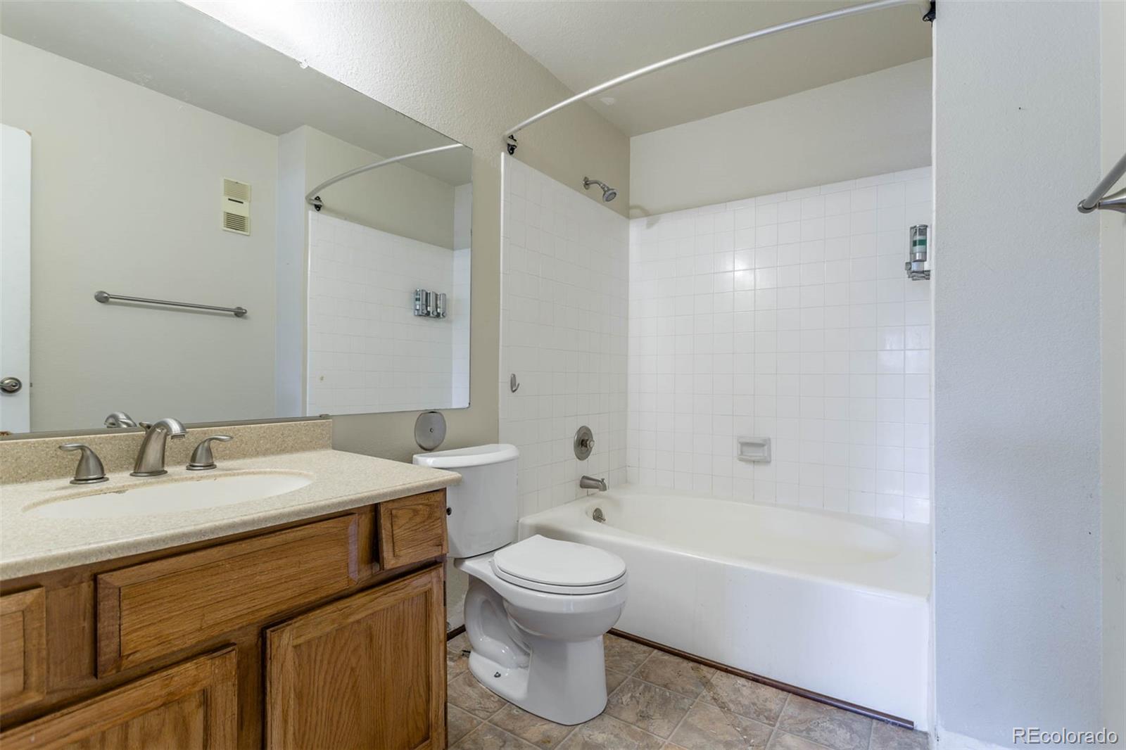 201 Wright Street #106, Lakewood, CO 80228, 2 Bedrooms Bedrooms, ,2 BathroomsBathrooms,Residential,For Sale,Snowbird,Wright,REC9061640