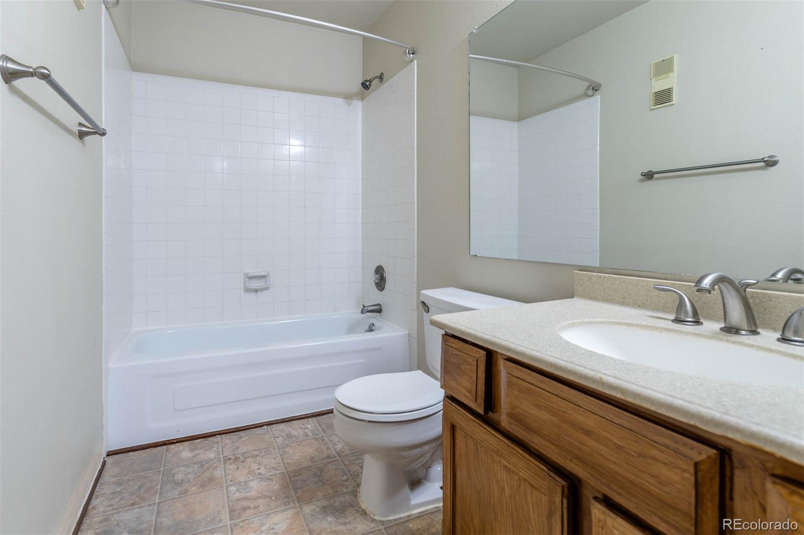 201 Wright Street #106, Lakewood, CO 80228, 2 Bedrooms Bedrooms, ,2 BathroomsBathrooms,Residential,For Sale,Snowbird,Wright,REC9061640