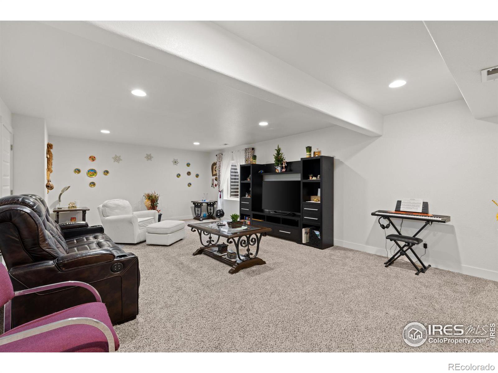 8811 15th Street, Greeley, CO 80634, 6 Bedrooms Bedrooms, ,4 BathroomsBathrooms,Residential,For Sale,15th,RECIR1023272