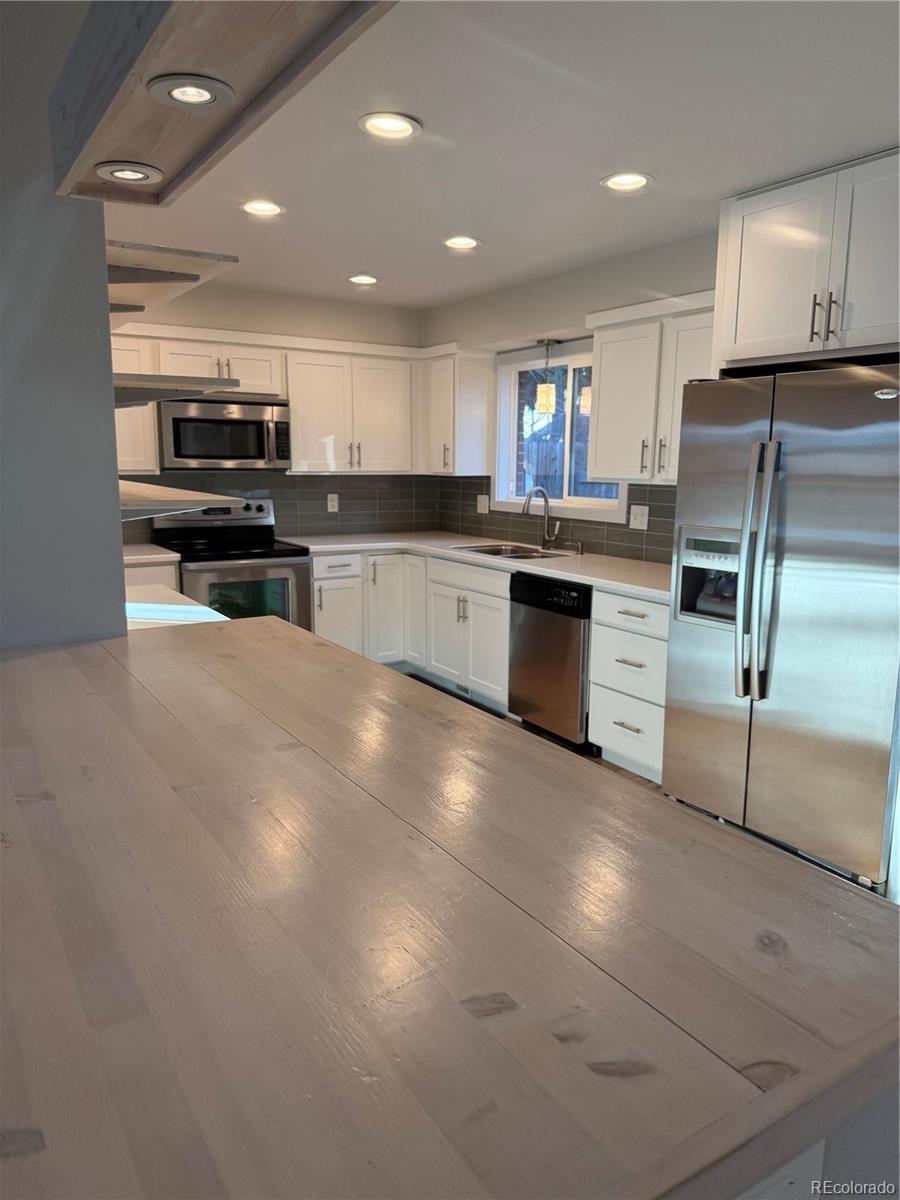 7906 Kentucky Avenue, Lakewood, CO 80226, 3 Bedrooms Bedrooms, ,2 BathroomsBathrooms,Rental,For Rent,Kentucky,REC4652331