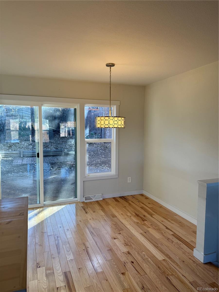 7906 Kentucky Avenue, Lakewood, CO 80226, 3 Bedrooms Bedrooms, ,2 BathroomsBathrooms,Rental,For Rent,Kentucky,REC4652331