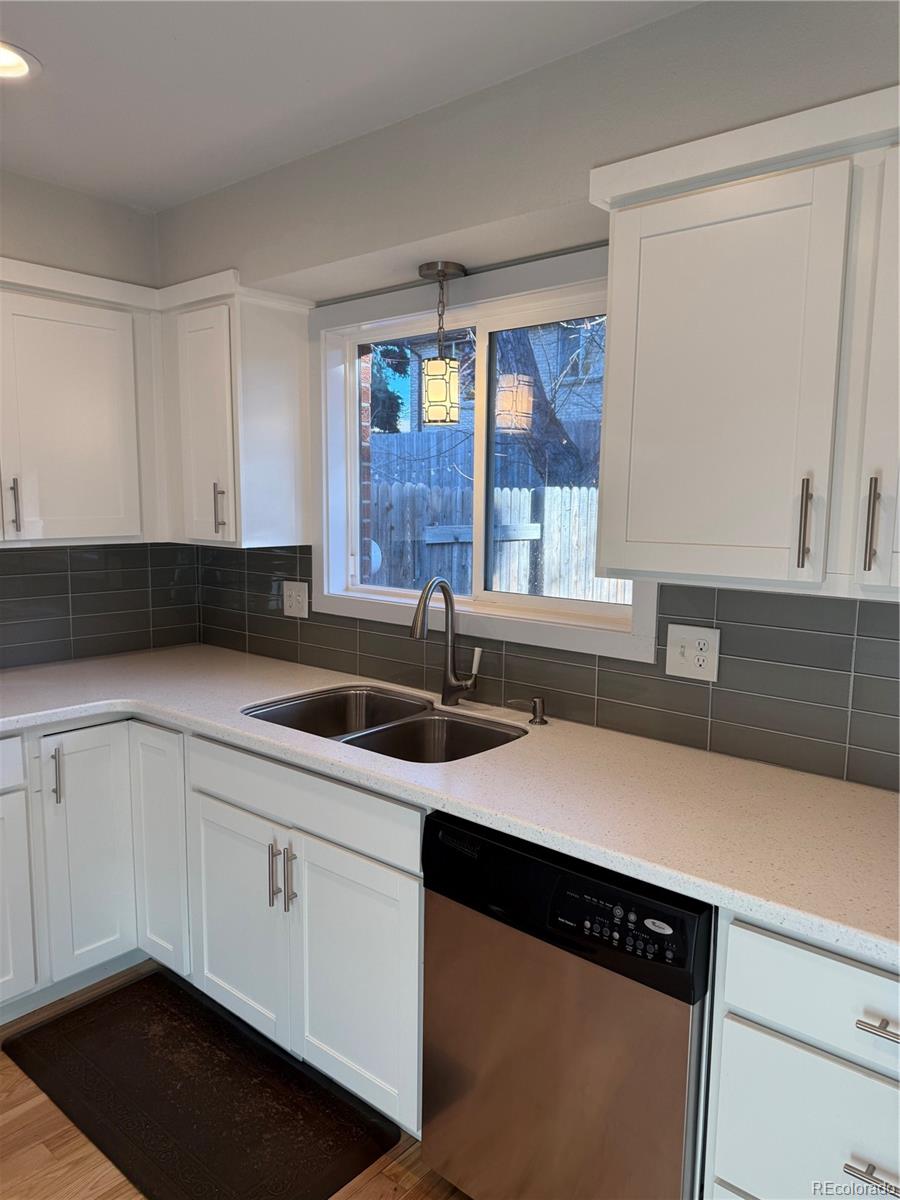 7906 Kentucky Avenue, Lakewood, CO 80226, 3 Bedrooms Bedrooms, ,2 BathroomsBathrooms,Rental,For Rent,Kentucky,REC4652331