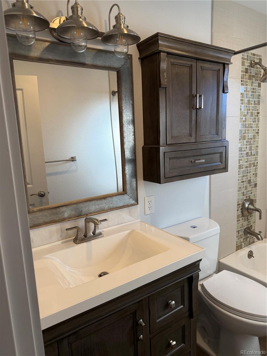 7906 Kentucky Avenue, Lakewood, CO 80226, 3 Bedrooms Bedrooms, ,2 BathroomsBathrooms,Rental,For Rent,Kentucky,REC4652331