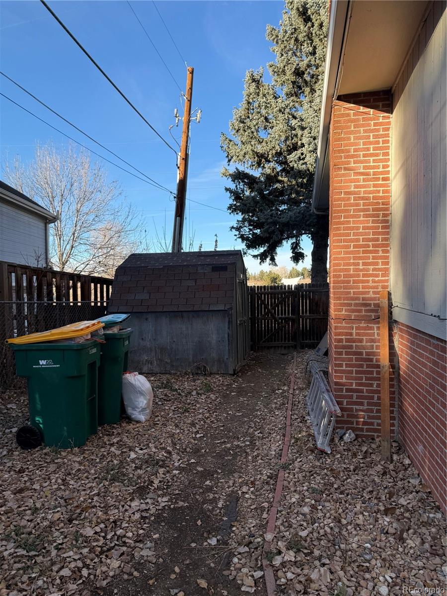 7906 Kentucky Avenue, Lakewood, CO 80226, 3 Bedrooms Bedrooms, ,2 BathroomsBathrooms,Rental,For Rent,Kentucky,REC4652331