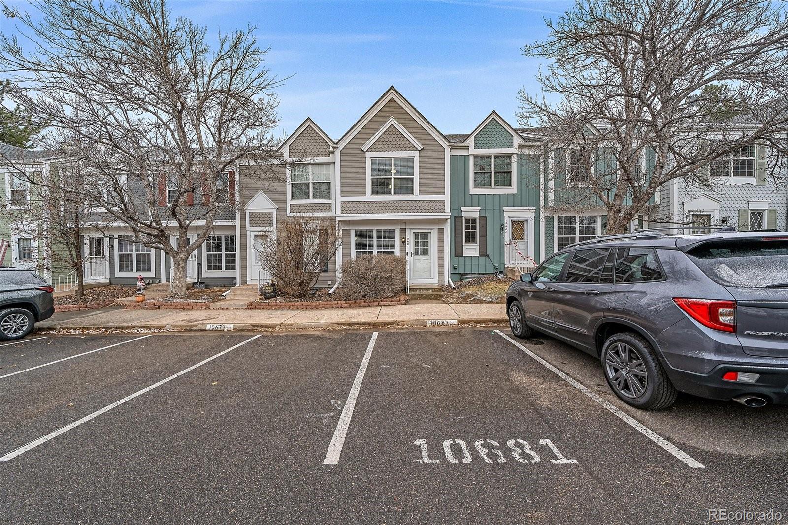 10681 Dartmouth Avenue, Lakewood, CO 80227, 3 Bedrooms Bedrooms, ,3 BathroomsBathrooms,Residential,For Sale,Dartmouth,REC9459323