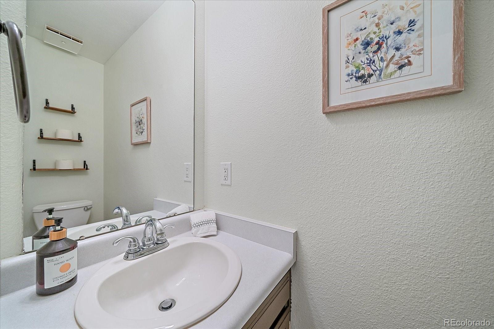 10681 Dartmouth Avenue, Lakewood, CO 80227, 3 Bedrooms Bedrooms, ,3 BathroomsBathrooms,Residential,For Sale,Dartmouth,REC9459323