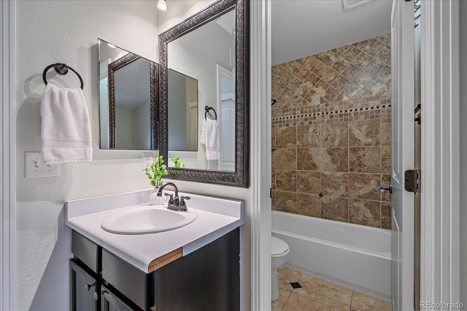 10681 Dartmouth Avenue, Lakewood, CO 80227, 3 Bedrooms Bedrooms, ,3 BathroomsBathrooms,Residential,For Sale,Dartmouth,REC9459323