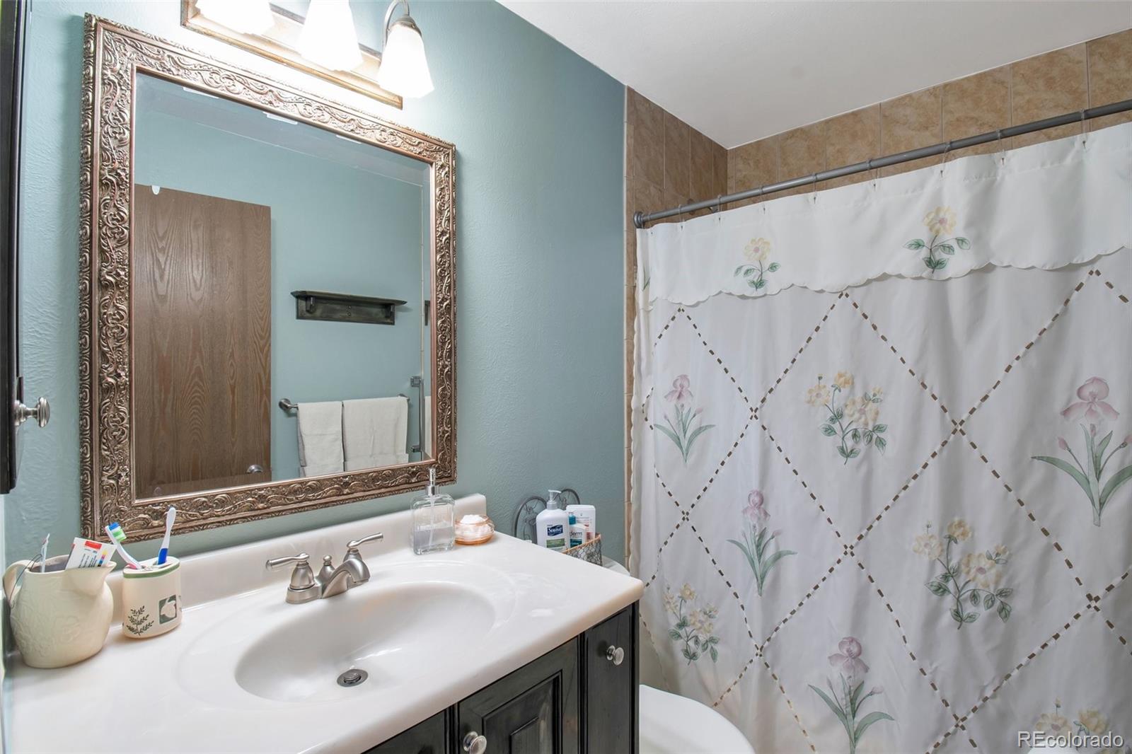 8887 Toller Avenue, Littleton, CO 80128, 4 Bedrooms Bedrooms, ,2 BathroomsBathrooms,Residential,For Sale,Toller,REC5817007