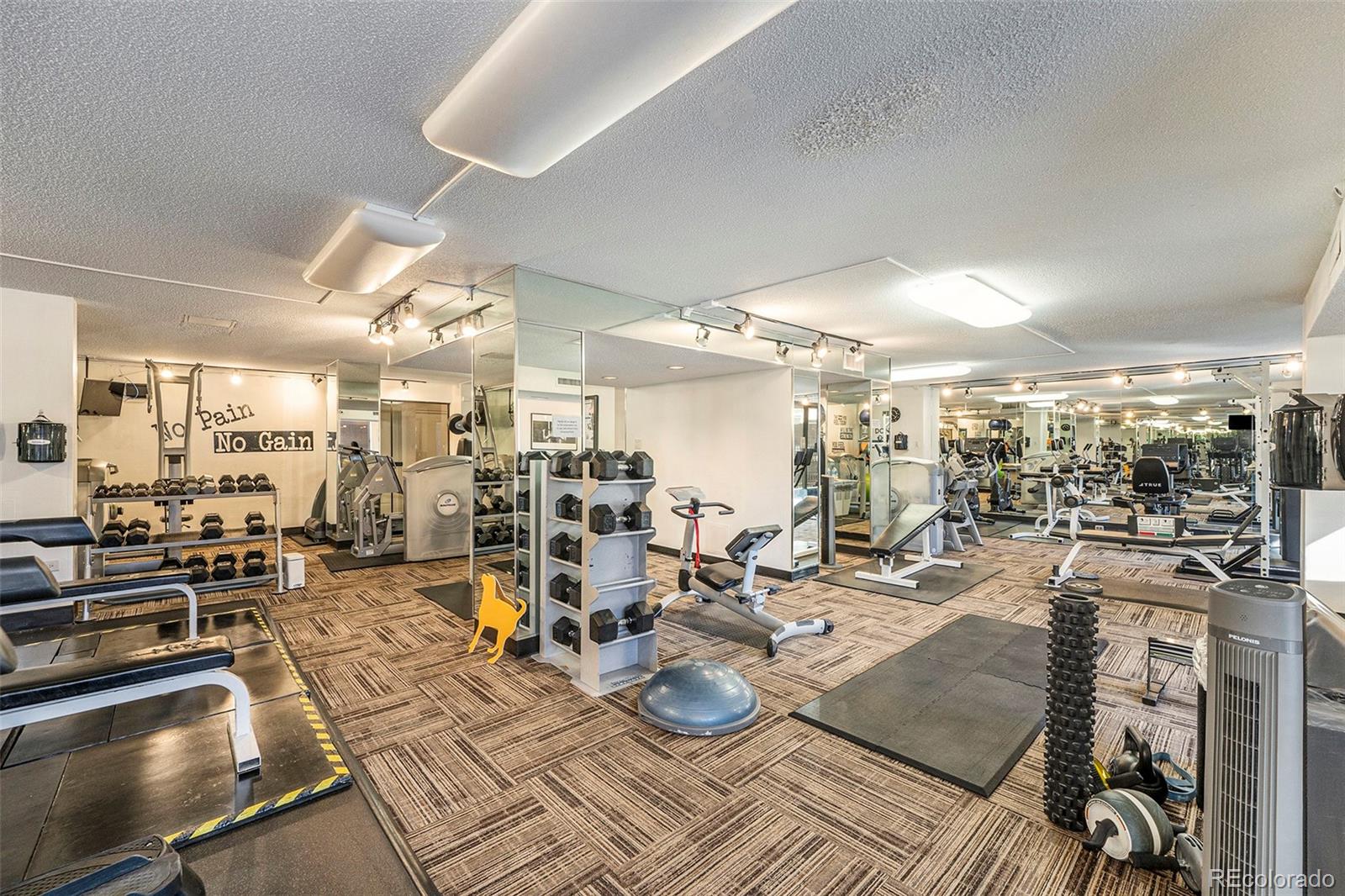 1020 15th Street #26J, Denver, CO 80202, 2 Bedrooms Bedrooms, ,2 BathroomsBathrooms,Rental,For Rent,Brooks Tower,15th,REC9955606