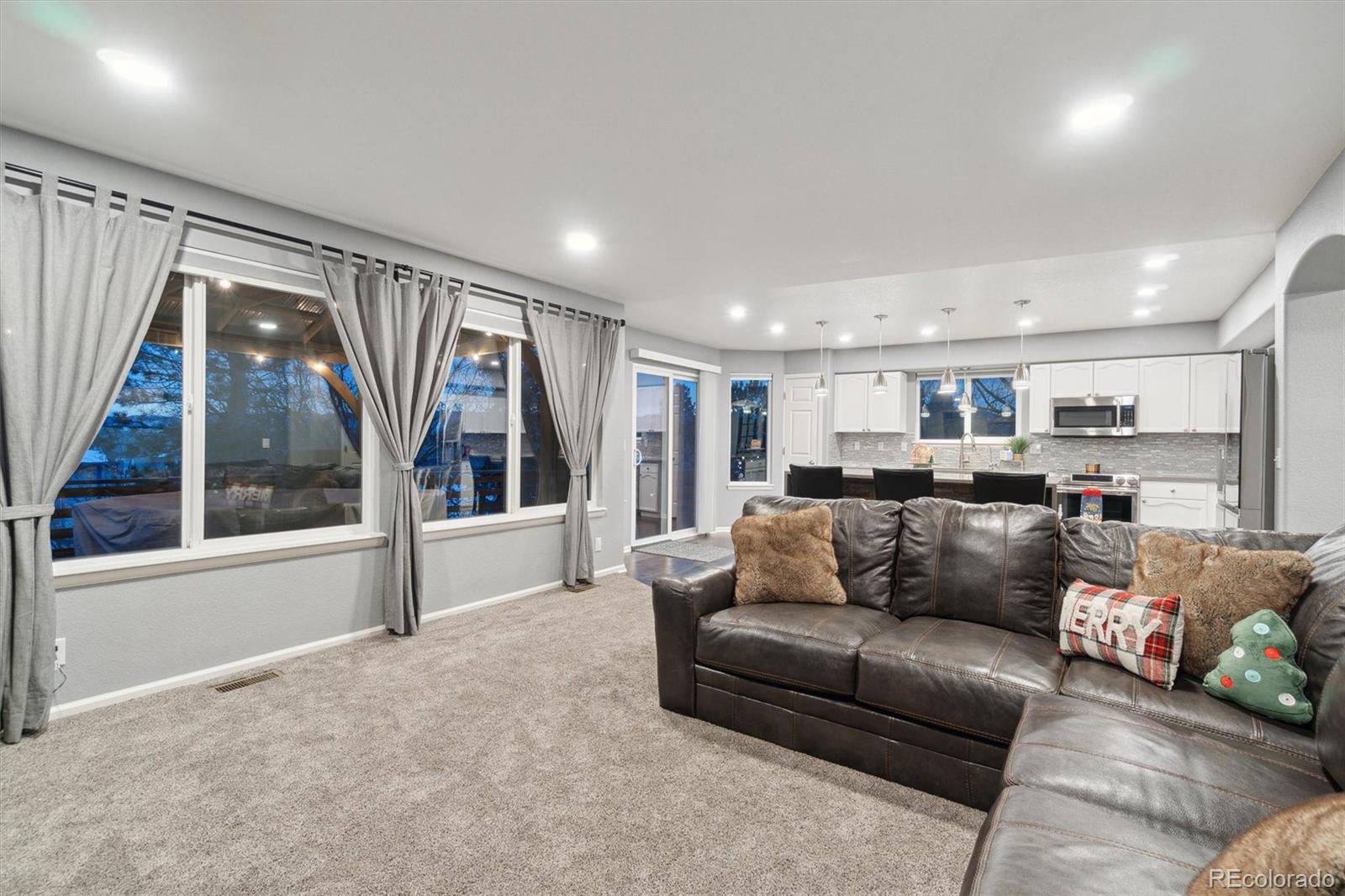 5926 Long Drive, Littleton, CO 80123, 3 Bedrooms Bedrooms, ,4 BathroomsBathrooms,Residential,For Sale,Long,REC5625705