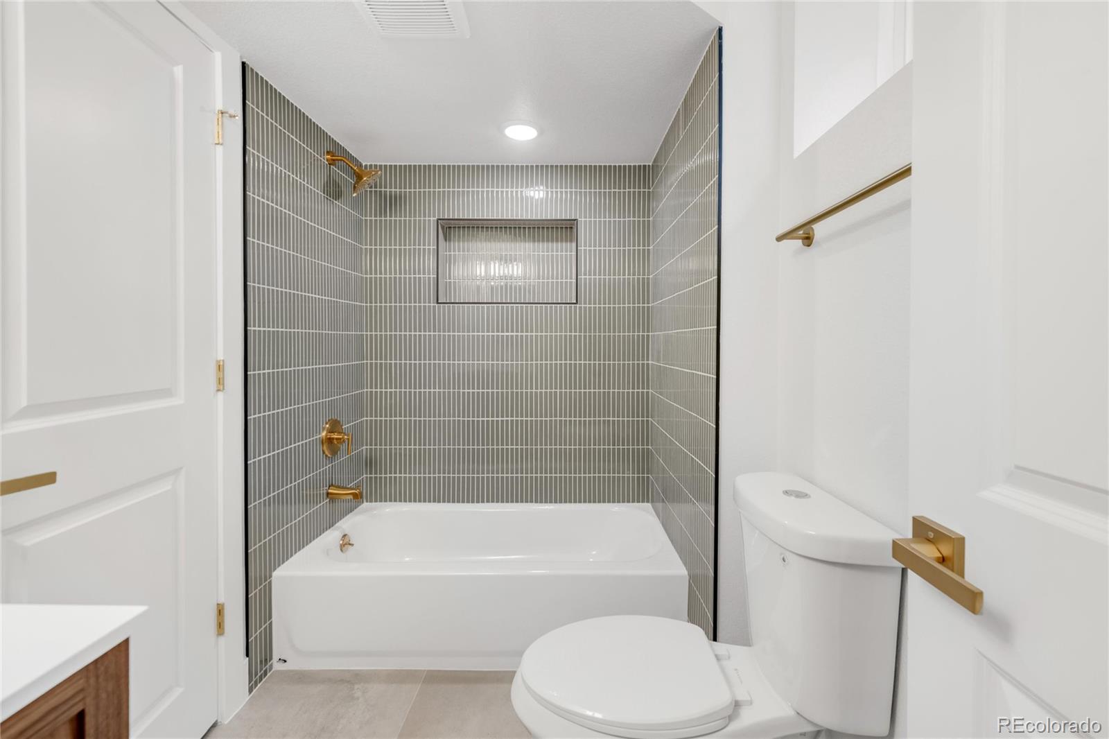 3169 Caley Avenue, Centennial, CO 80121, 5 Bedrooms Bedrooms, ,3 BathroomsBathrooms,Residential,For Sale,Caley,REC7808990