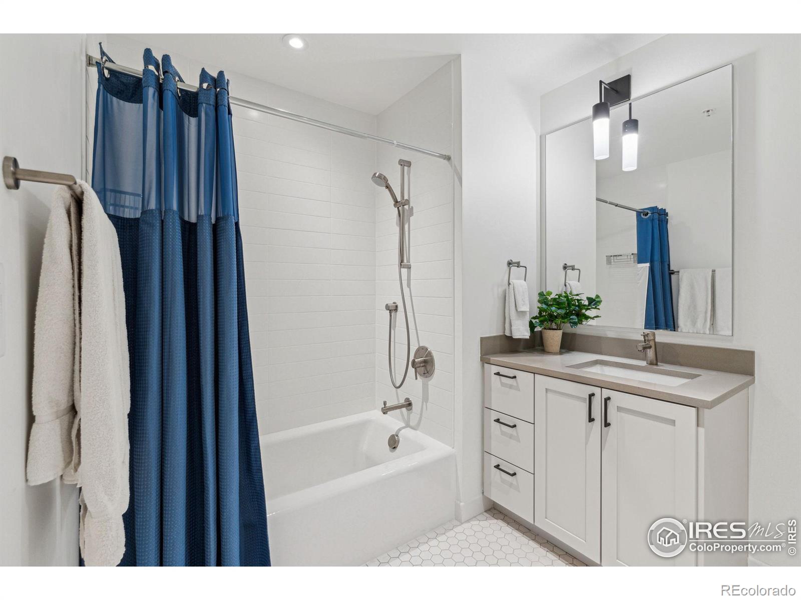 1750 Wewatta Street #1434, Denver, CO 80202, 2 Bedrooms Bedrooms, ,2 BathroomsBathrooms,Residential,For Sale,Wewatta,RECIR1023439