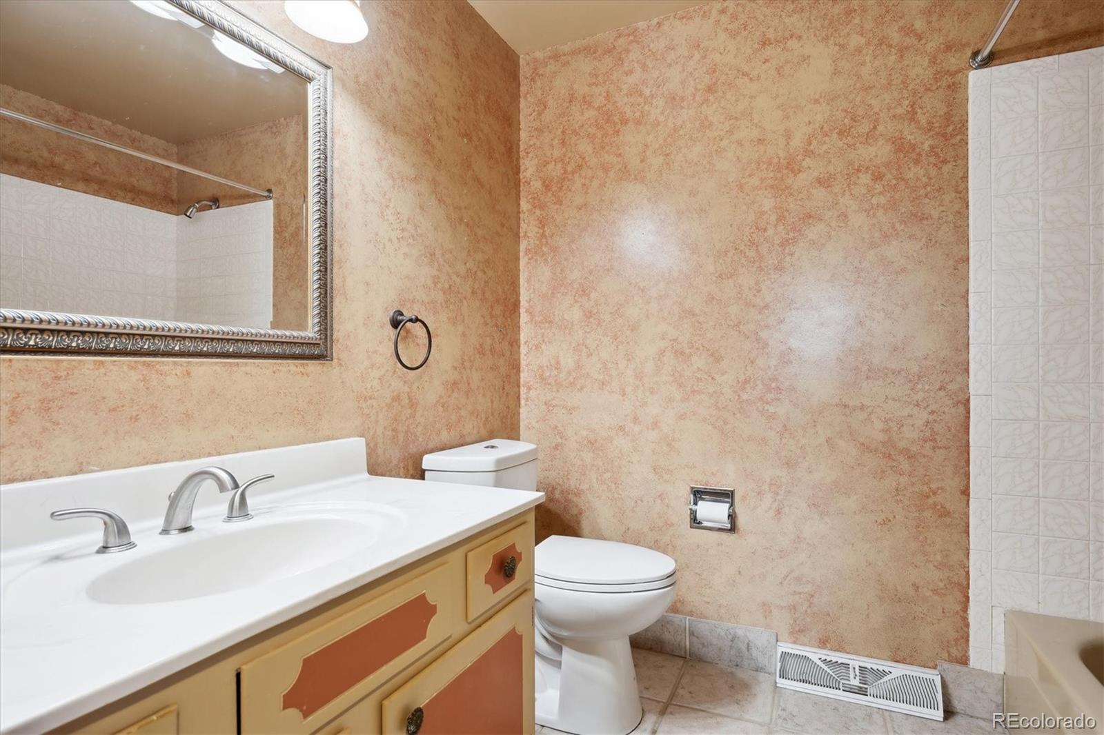 8503 Balsam Street, Littleton, CO 80128, 4 Bedrooms Bedrooms, ,2 BathroomsBathrooms,Residential,For Sale,Balsam,REC4193608