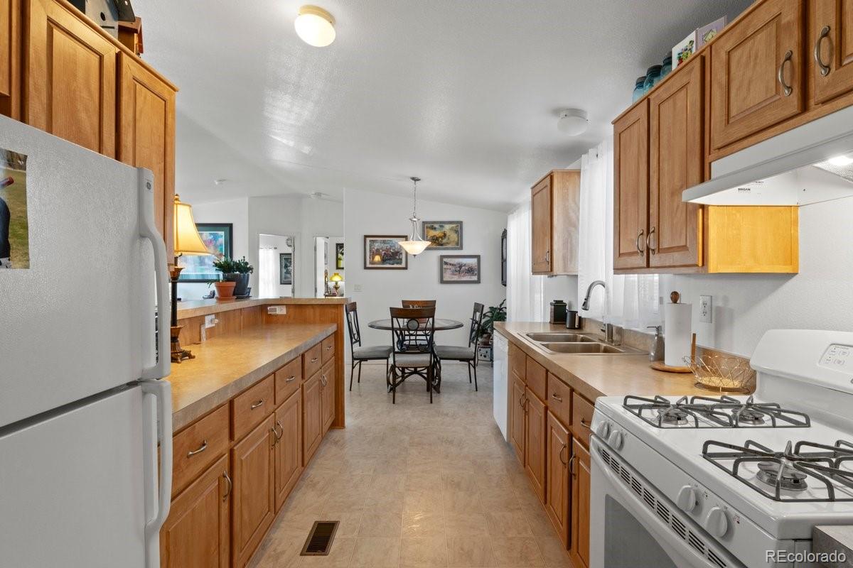 3405 Sinton Road, Colorado Springs, CO 80907, 3 Bedrooms Bedrooms, ,2 BathroomsBathrooms,Residential,For Sale,Sinton,REC2866562