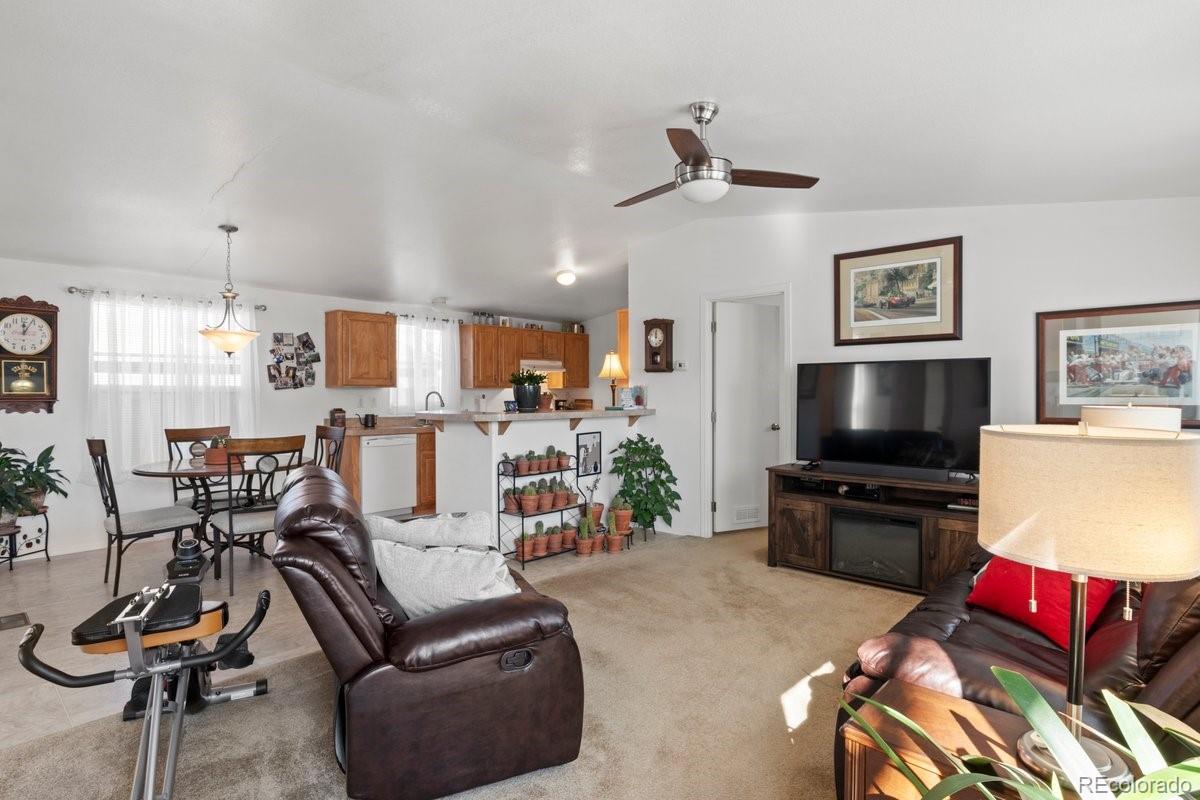 3405 Sinton Road, Colorado Springs, CO 80907, 3 Bedrooms Bedrooms, ,2 BathroomsBathrooms,Residential,For Sale,Sinton,REC2866562