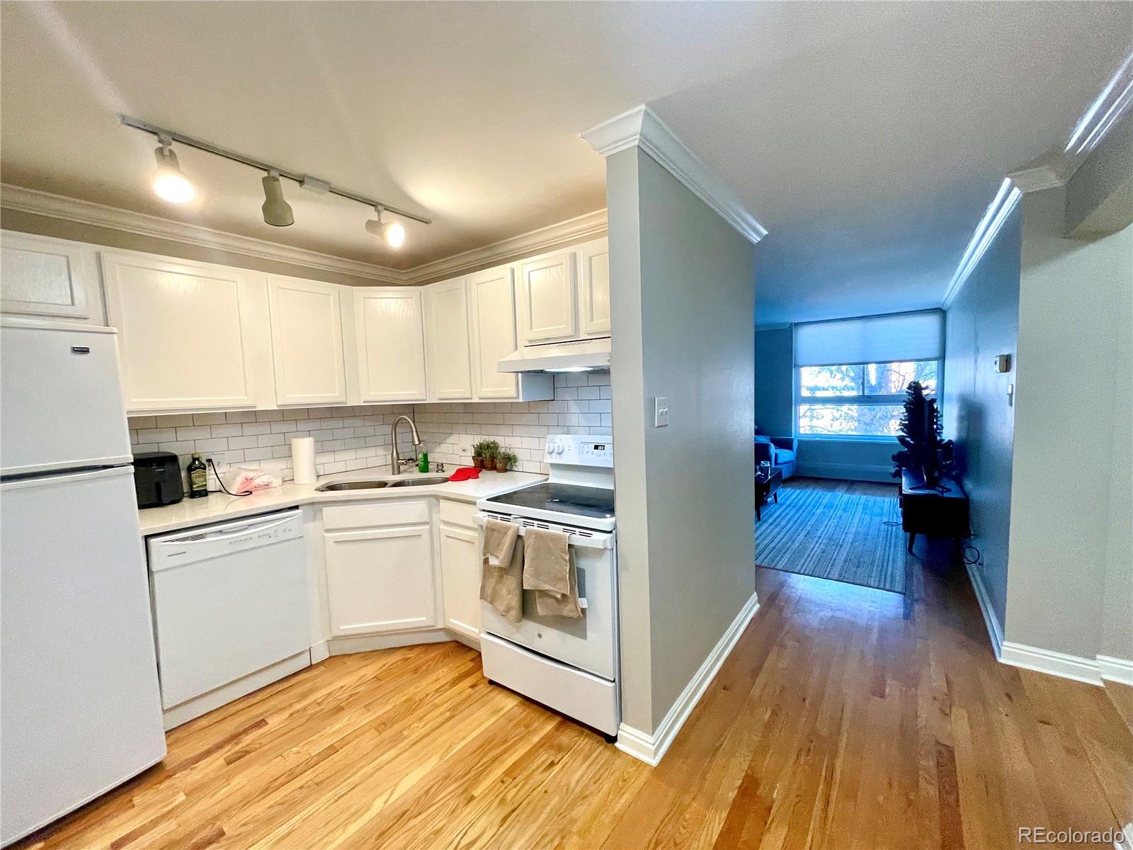 1390 Emerson Street #201, Denver, CO 80218, 1 Bedroom Bedrooms, ,1 BathroomBathrooms,Rental,For Rent,Emerson,REC4410607