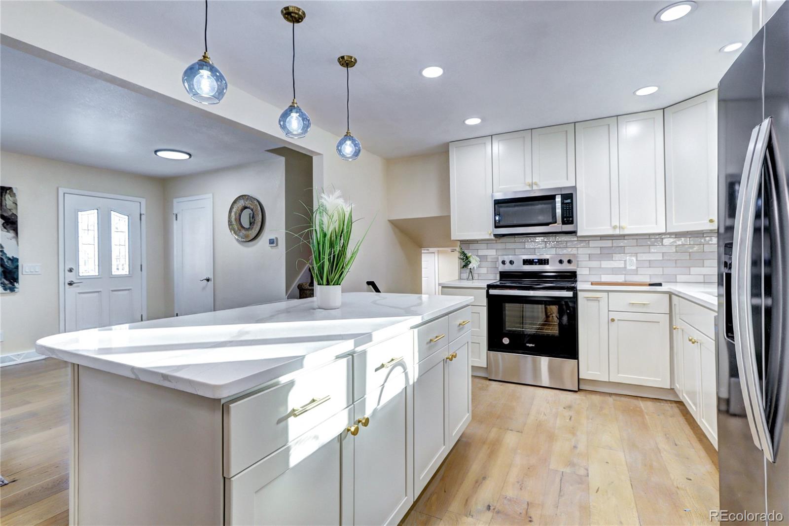 10100 Grand Avenue, Littleton, CO 80127, 4 Bedrooms Bedrooms, ,3 BathroomsBathrooms,Residential,For Sale,Grand,REC9013897