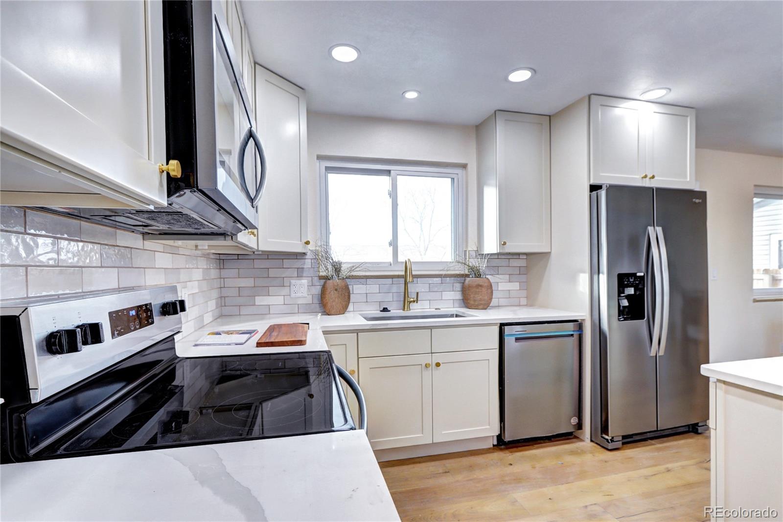 10100 Grand Avenue, Littleton, CO 80127, 4 Bedrooms Bedrooms, ,3 BathroomsBathrooms,Residential,For Sale,Grand,REC9013897